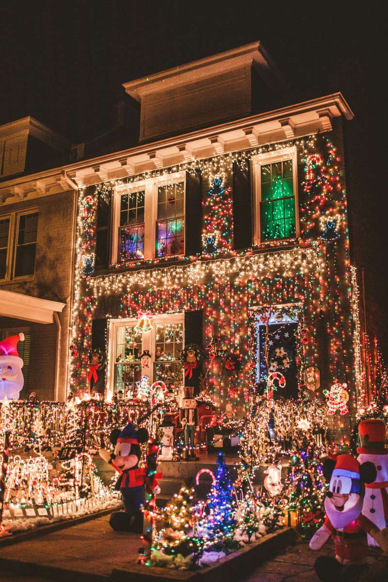 09 Richmond Virginia Neighborhood - Tacky Light Tour - Winter Holiday Christmas - Home House Lights Decorate.JPG